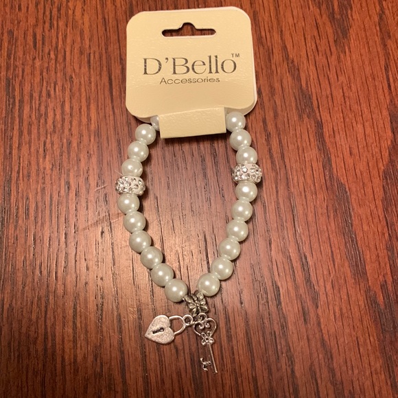 New! D’Bello Lock ‘n Key Pearl Stretch Bracelet - Picture 1 of 5